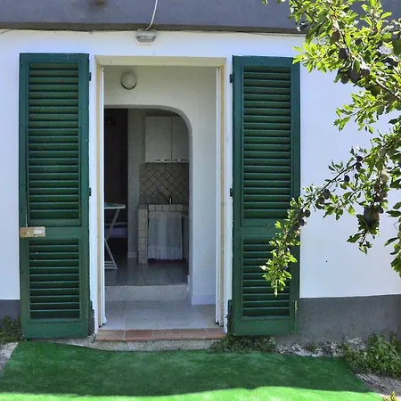 - Monolocale Grande 2+2 * SantʼAndrea